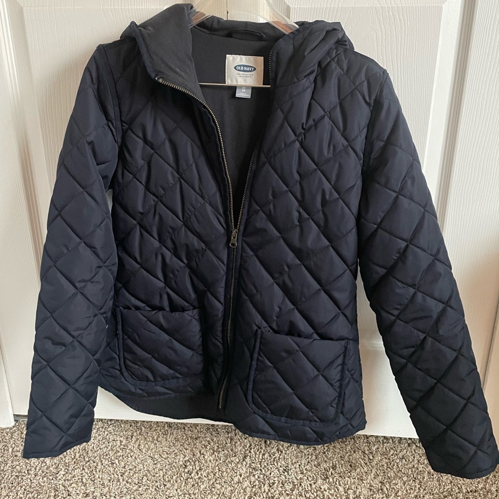 Old Navy Women’s navy blue puffy coat w/hood